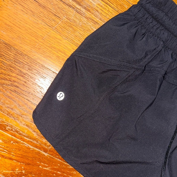 Lululemon Tracker Short V | *4” Inseam | SIZE 4 | Black - Picture 8 of 12
